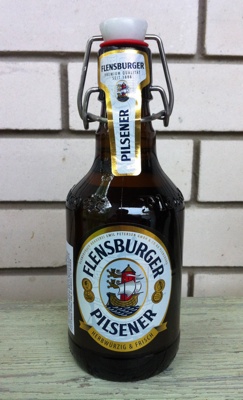 Фирменная бутылка пива Flensburger Pilsener