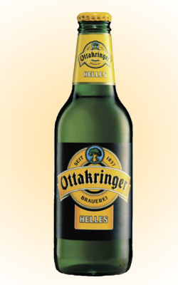 Фирменная бутылка пива Ottakringer Helles