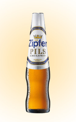Фирменная бутылочка и бокальчик австрийского пива Zipfer Pils