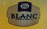 Бутылочка пшеничного пива Кроненбург Бланк, жаль она не полностью белая, как во Франции