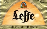 Фирменная бутылка пива Leffe Blonde